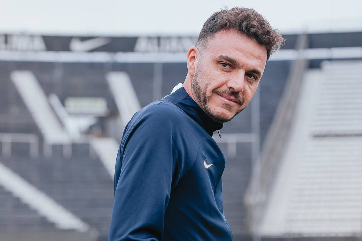 Mariano Soso mantiene contrato con Alianza Lima por todo el 2025.